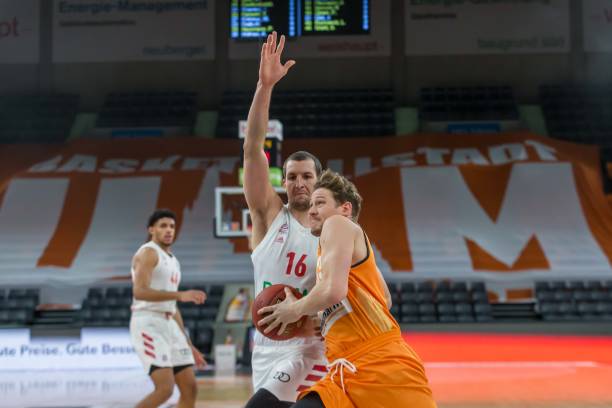 扎扎罗尼：孔蒂若离任那不勒斯首选阿莱格里 高层让尤文选图多尔.