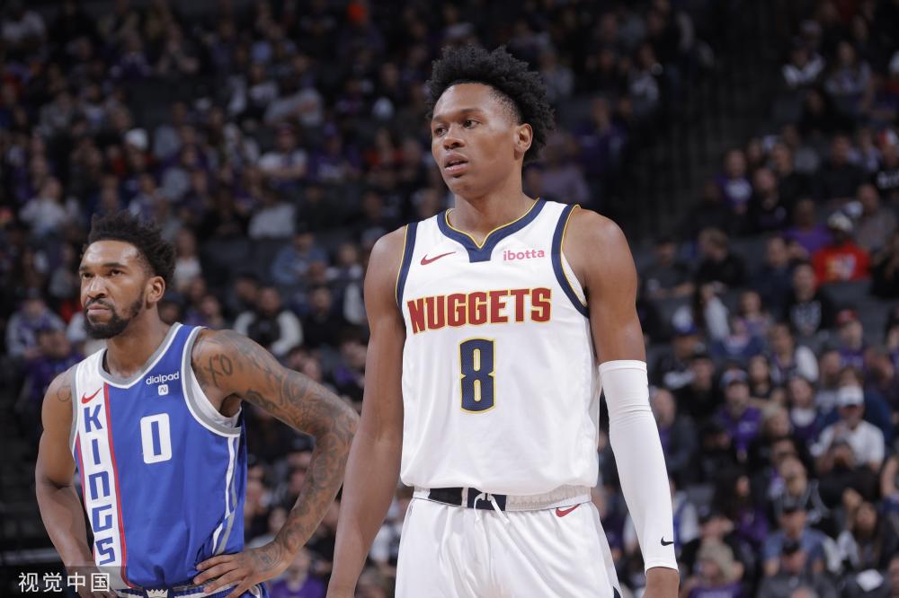 绝好机会没进！巴尔科拉单刀球被利瓦科维奇扑出.