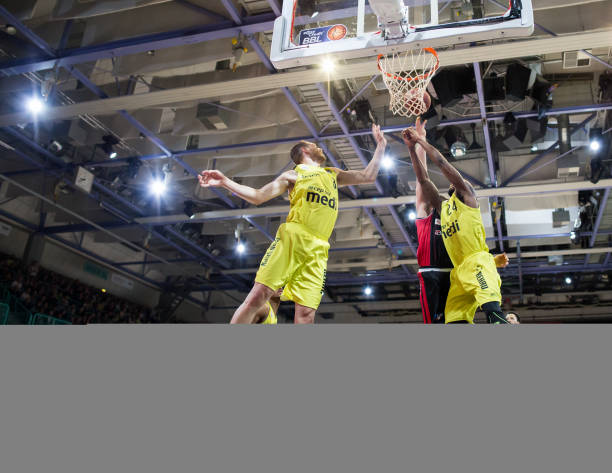 并引领球队 并引领球队