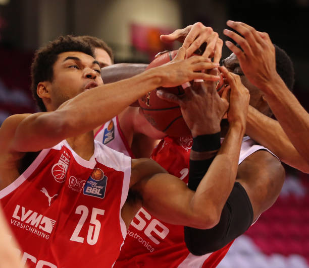 这场比赛的 这场比赛的